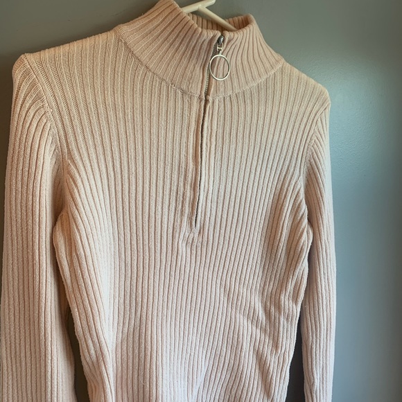 💕🐢 Light Pink Turtle Neck 🐢💕 - Picture 7 of 7